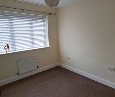 3 bedroom semi-detached house to rent - Photo 6