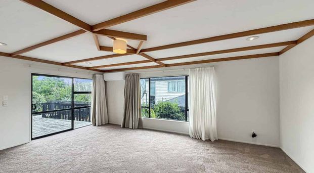 Spacious 3-Bedroom house in Prime Sandringham Location - Photo 1