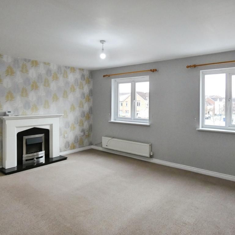 4 bedroom semi-detached house to rent - Photo 1
