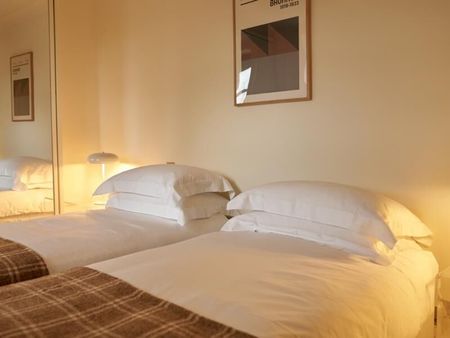 3 Bedroom Flat To Let - Photo 2