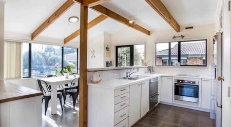 4 Bedroom pet friendly property. - Photo 3