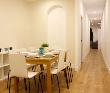 Bright room in Calle Valenzuela - Photo 1