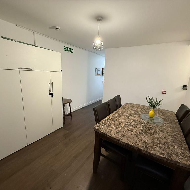 1 bedroom in a house share to rent - Photo 1