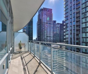 21 Widmer Street condo — Toronto, ON (2-Bedroom) - 2 Bedroom - Photo 2