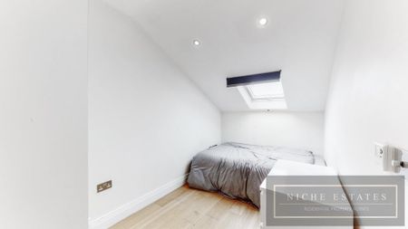 4 bedroom mews to rent - Photo 5