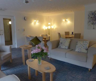 1 bedroom retirement property to rent - Photo 4