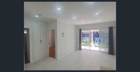 Charming granny flat in a quiet street, close to shops, cafes and transport. - Photo 3