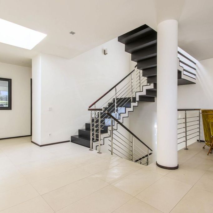 Luxury Townhouse for rent in Sierra Blanca, Spain - Photo 1