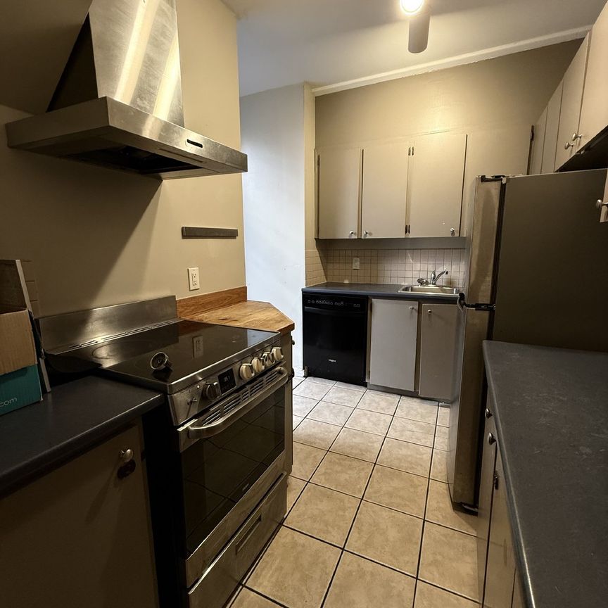 402 McLeod Street - 1 - Photo 1
