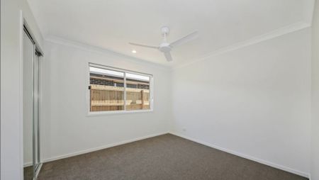 Family Home in Central Location! - Photo 3
