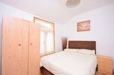 Harcourt Road, Stratford, E15 - Photo 2