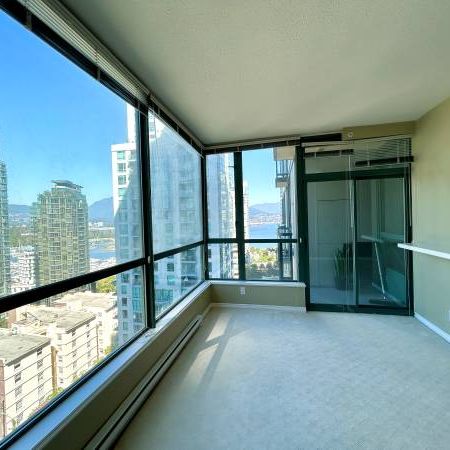 1 bed + flex, 1 bath unit in Coal Harbour, Fantastic City View - Photo 1