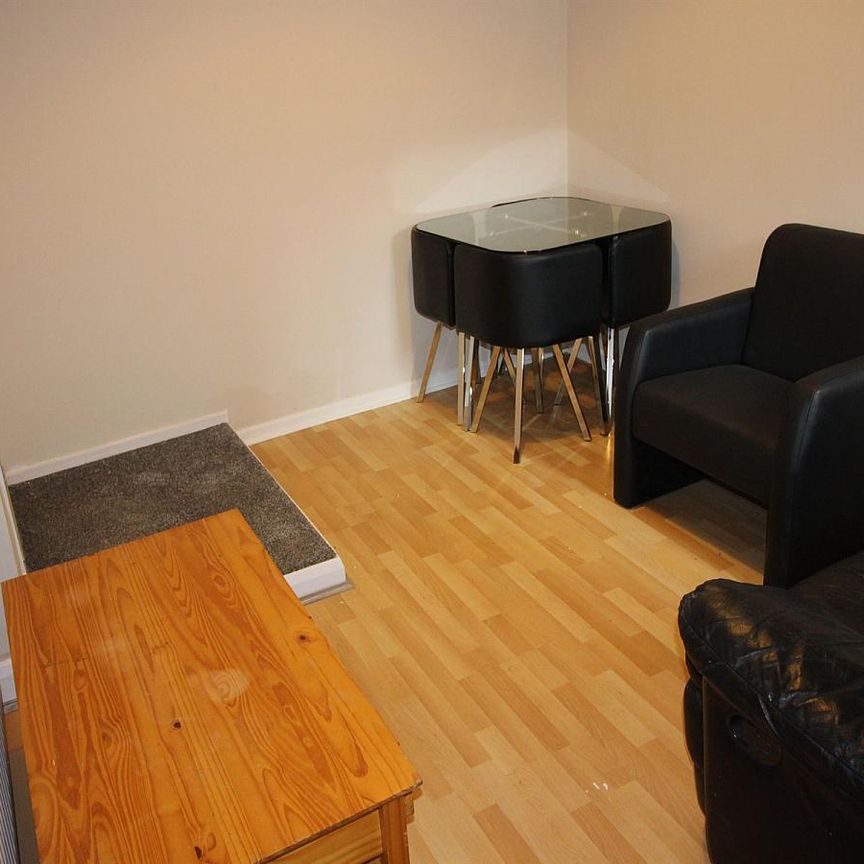 118 Dunluce Avenue, Belfast BT9 7AZ - Photo 1