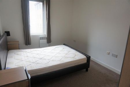 1 Bedroom Apartment To Rent - Photo 2