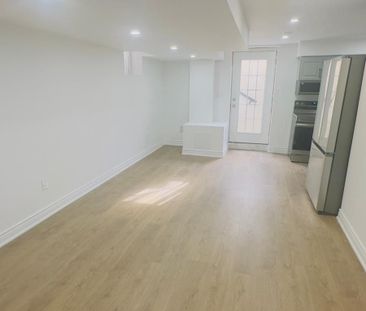 For Lease - 7223 Sedan Square, Mississauga, Ontario - Photo 6