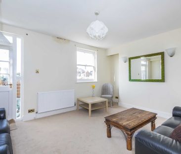 £2,650 pcm - Available 22/02/2026 - Part Furnished - Photo 1