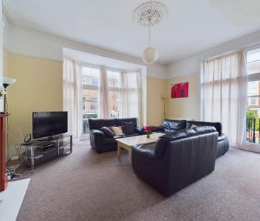 1 bedroom in a house share to rent - Photo 2
