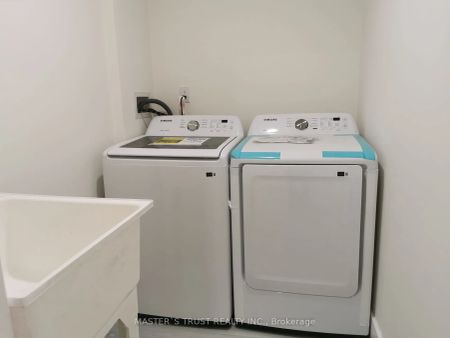 Detached Home For Lease | N9254535 - Photo 3