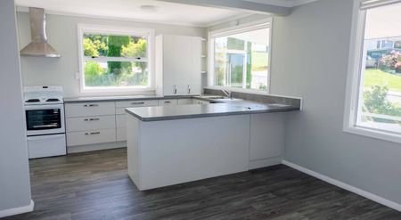 COMPLETELY REFURBISHED - Photo 5