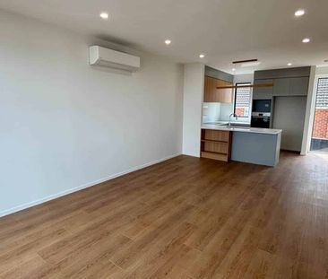 Brand New Townhouse in Ayr Road, Pakuranga - Photo 2