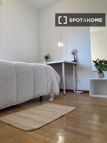 madrid, Community of Madrid 28053 - Photo 4