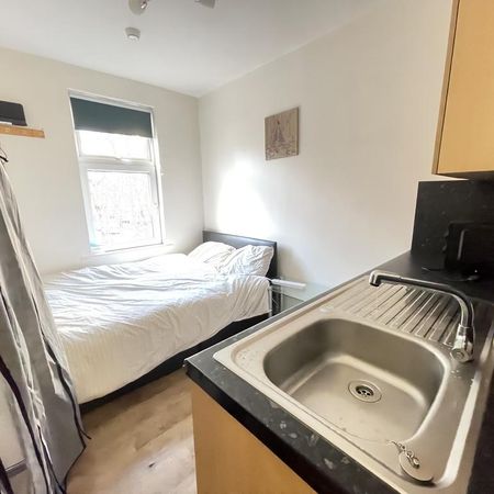 Studio to rent - Photo 4