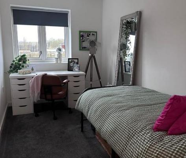 3 bedroom semi-detached house to rent - Photo 4