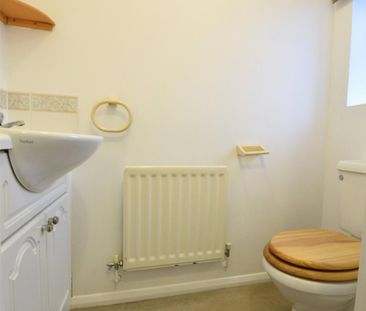 3 bedroom end of terrace house to rent - Photo 5