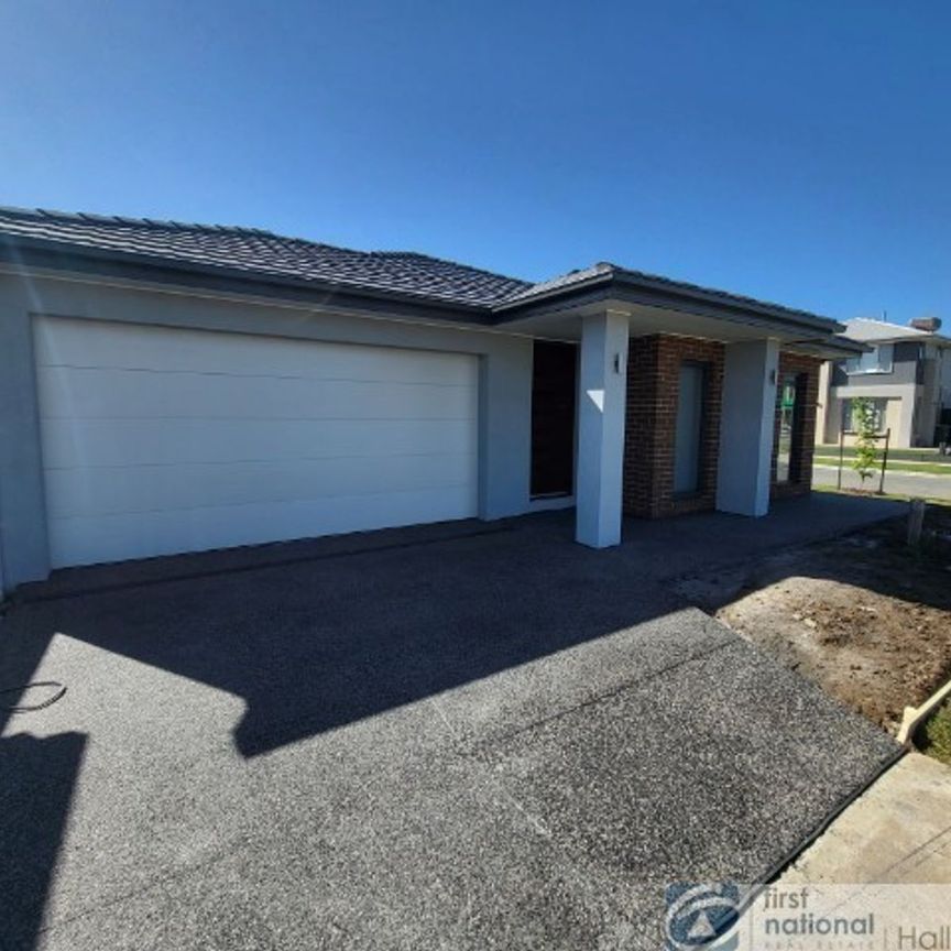 82 Fairground Promenade, 3806, Berwick Vic - Photo 1