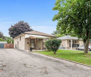 For Lease - 22 Billingsgate Crescent, Ajax, Ontario - Photo 2