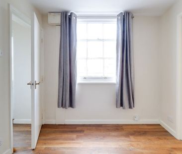 A 1 Bedroom Flat in London Road GL52 6HF - Photo 3