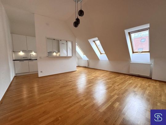 Provisionsfrei: Schöne 57m² DG-Wohnung mit Einbauküche und Lift - 1050 Wien - Foto 1