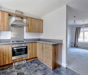 2 bedroom semi-detached house to rent - Photo 5