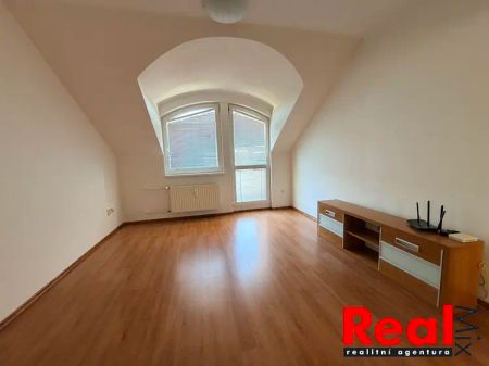 Pronájem, byt 2+kk, balkon, ulice Brandlova, obec Hodonín - Photo 3