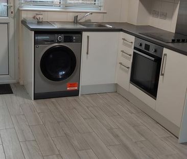 1 bedroom semi-detached house to rent - Photo 5