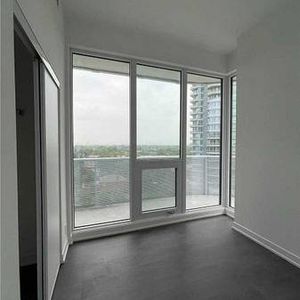 Yonge/Fince Spacious 2Bdrm Prime Location Flr To Ceiling Windows - Photo 2