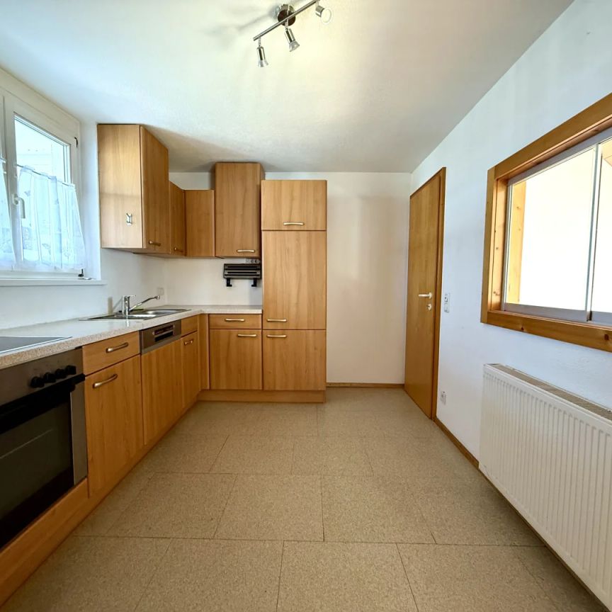 Großzügiges Dachgeschoss-Ambiente mit Schwedenofen und hellem Wohncharakter - Photo 1