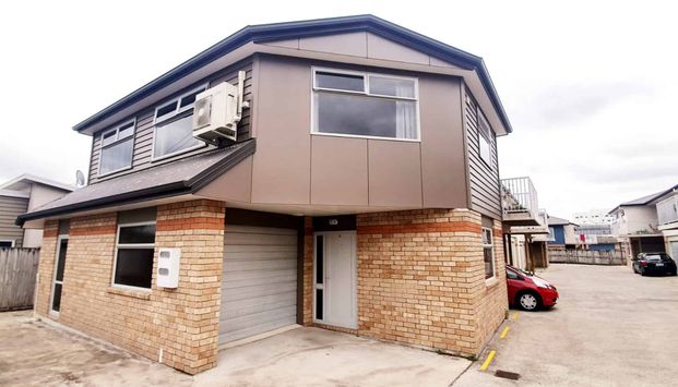 Apartment in Melville - Photo 1