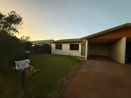 Half Duplex – Convenient & Low-Maintenance Living - Photo 4