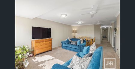 RENOVATED APARTMENT WITH SPACE - Photo 2