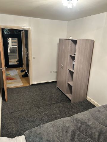 Room in a Shared Flat, City View, NG3 - Photo 4