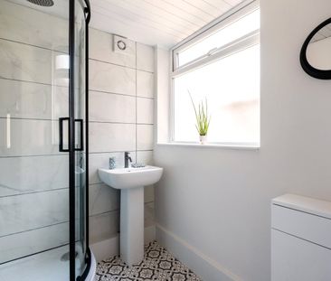 2 bedroom terraced house to rent - Photo 6