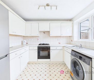 3 bedroom semi-detached house to rent - Photo 2