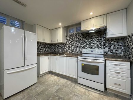 For Lease - 233 Aspenwood Drive Unit# Lower Level, Newmarket, Ontario - Photo 4