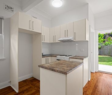 Beautifully Renovated Semi in a Prime Lifestyle Location - Photo 2