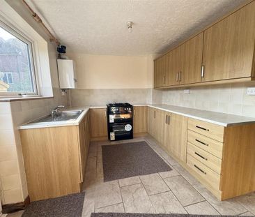 3 bedroom semi-detached house to rent - Photo 4