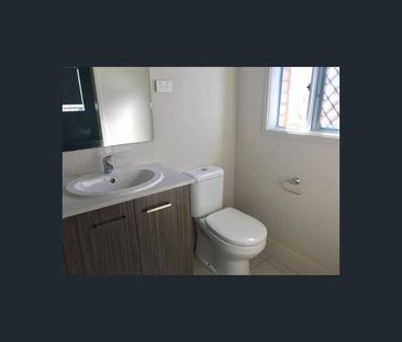 39 Gaynor Road, Banyo, Qld 4014 - Photo 3