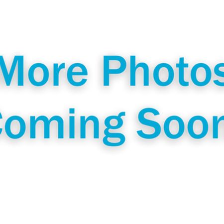 Family Home With Spacious Backyard! - Photo 4
