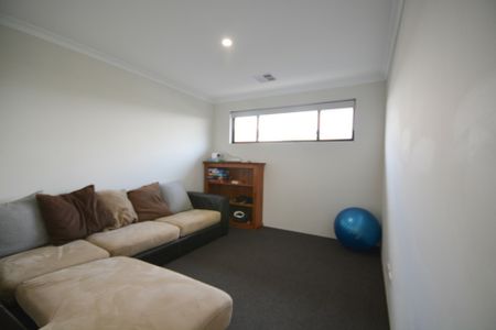 Madora Bay Coastal Lifestyle! - Photo 2