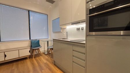 Atria House, Berkshire, SL1 - Photo 4